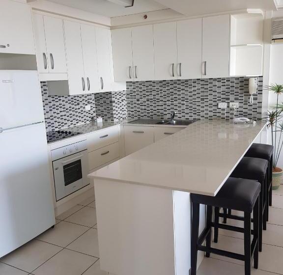 2 Bedroom Deluxe Apartment Sea View, Royal Palm Resort On The Beach