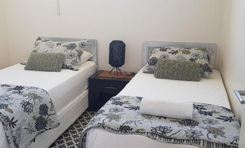 آپارتمان 3 خوابه با چشم‌انداز دریا, Royal Palm Resort On The Beach