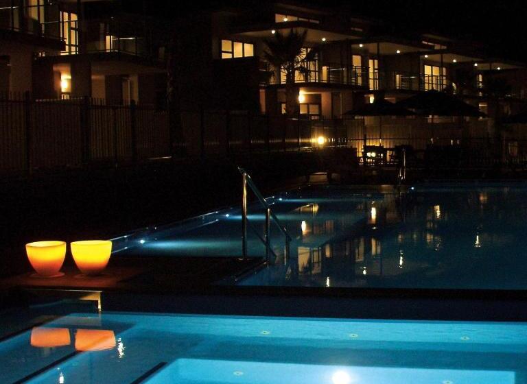 3 Bedroom Suite, Sovereign Pier On The Waterways