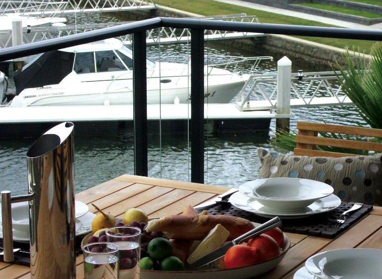3 Bedroom Suite, Sovereign Pier On The Waterways