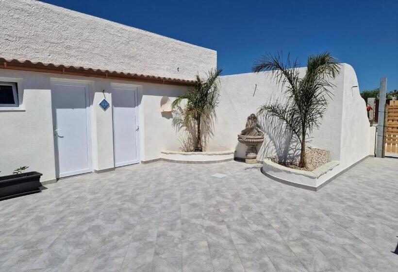 اتاق استاندارد با چشم‌انداز استخر, Casa Vacanze Panorama Sulle Egadi