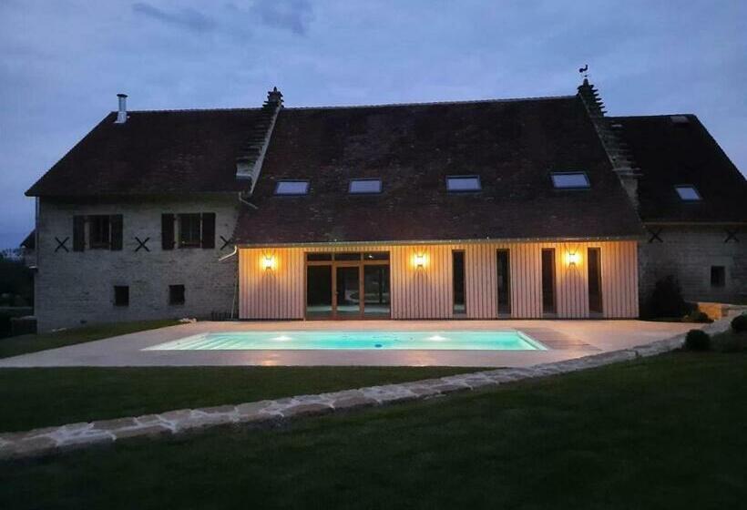 اتاق لوکس, Domaine Du Moulin De Jeanne