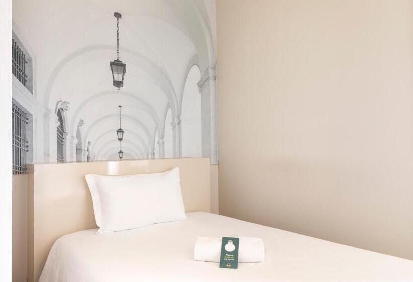 اتاق استاندارد یک نفره, B&b Hotel Bergamo