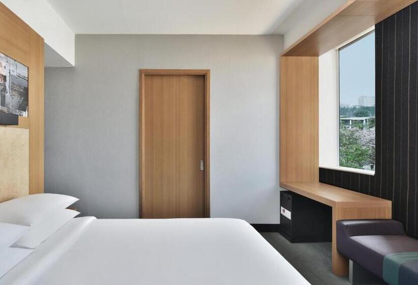 اتاق استاندارد با تخت بزرگ, Aloft Bengaluru Outer Ring Road