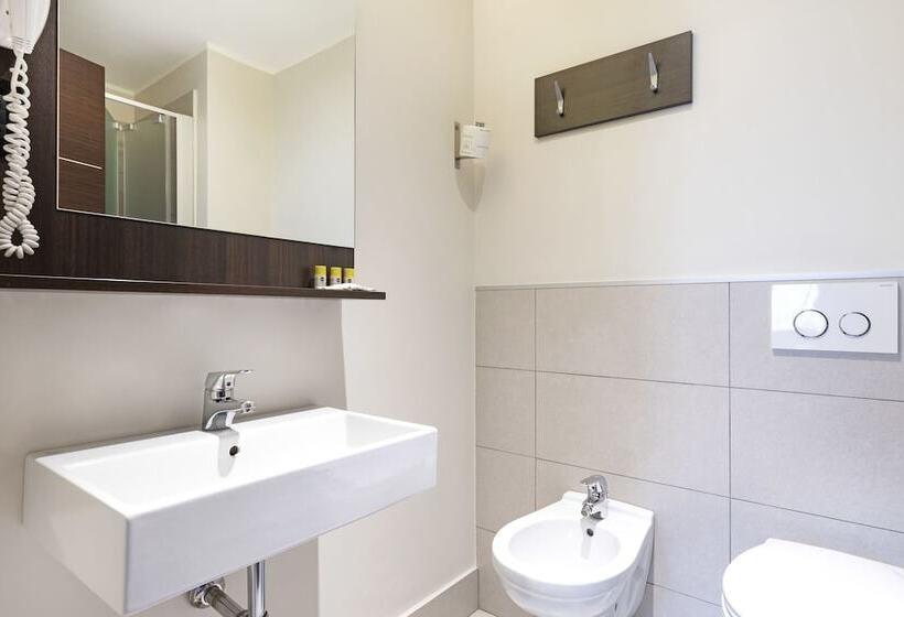 اتاق استاندارد, B&b Hotel Bergamo