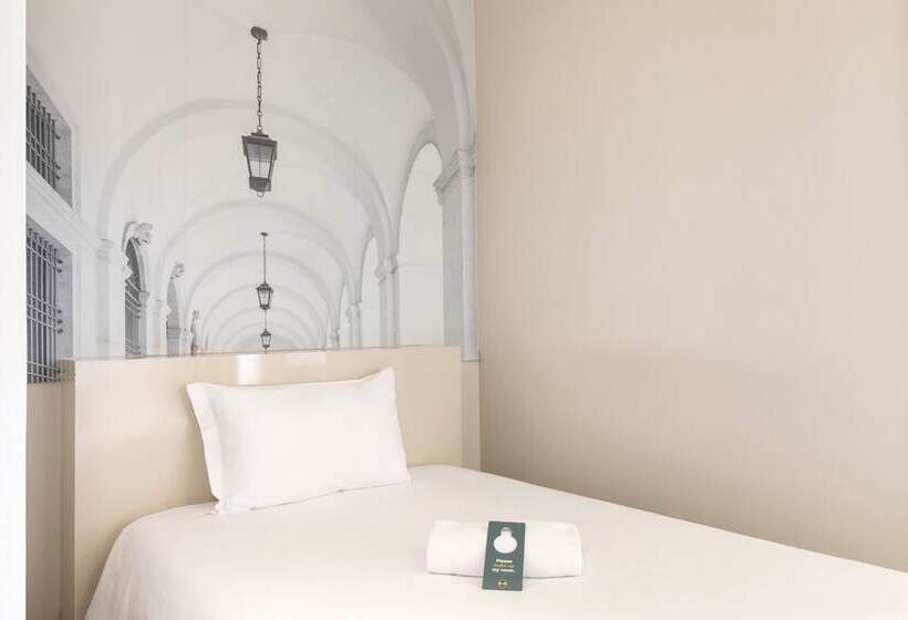 اتاق استاندارد یک نفره, B&b Hotel Bergamo