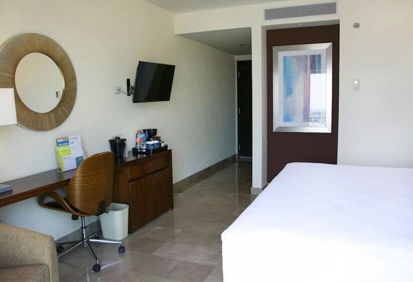 Standard Room Double Bed City View, Four Points By Sheraton Veracruz