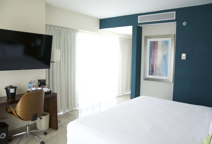 Standard Room Double Bed Side Sea View, Four Points By Sheraton Veracruz