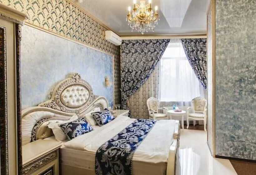 سوییت سوپریور, Golden House