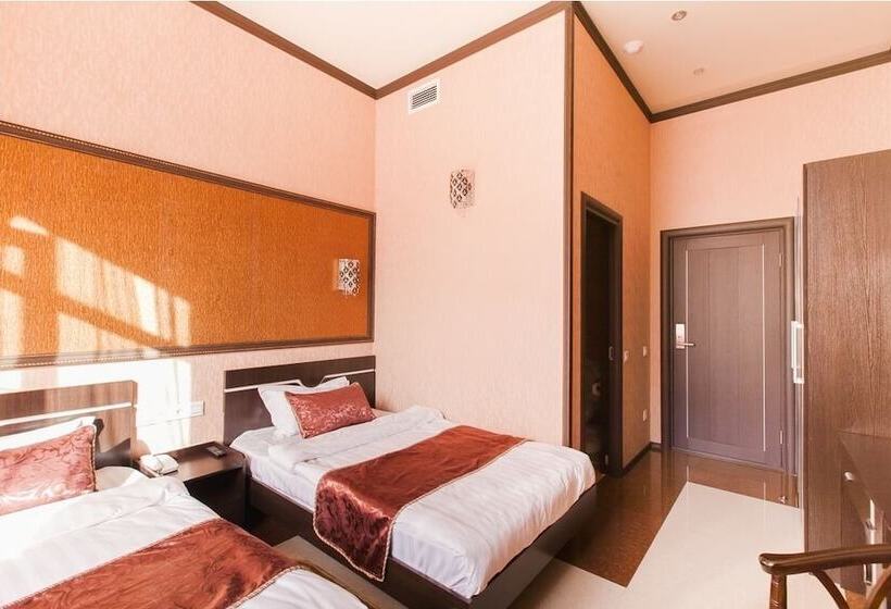 اتاق استاندارد, Golden House