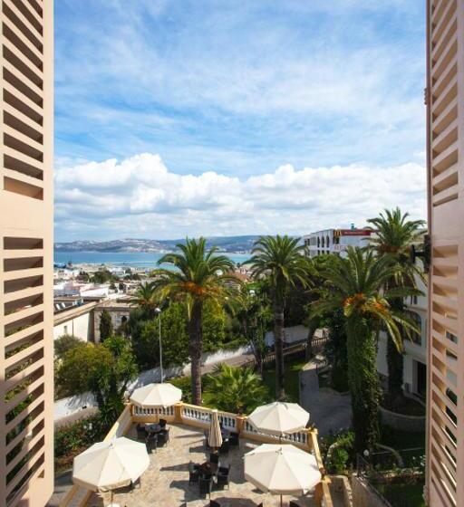 سوئیت سینیور, Grand Hotel Villa De France