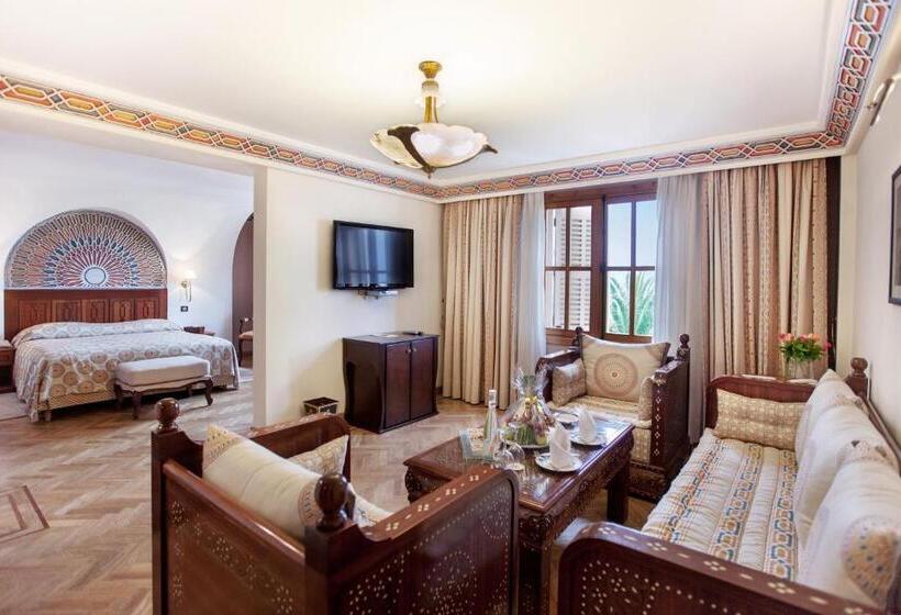 سوئیت سینیور, Grand Hotel Villa De France