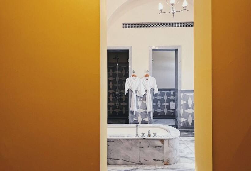 سوئیت پریمیوم, La Maison Bleue El Gouna