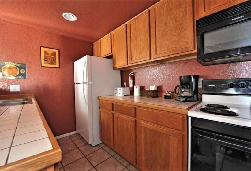 带2个卧室的公寓, Pinecliff Village Resort