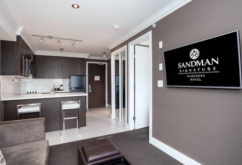 带城市景观的套间, Sandman Signature Kamloops