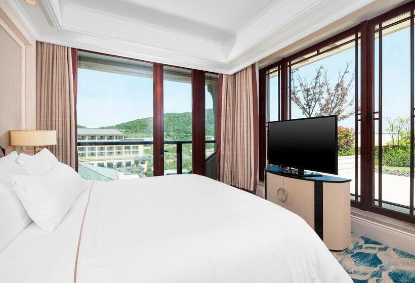 Deluxe Suite Sea View, The Westin Zhujiajian Resort, Zhoushan