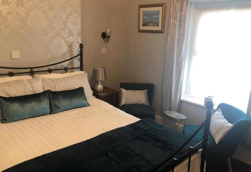 اتاق عادی, Adcote House Exclusive For Adults