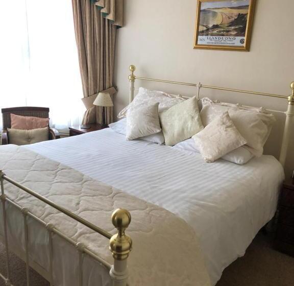 سوییت, Adcote House Exclusive For Adults