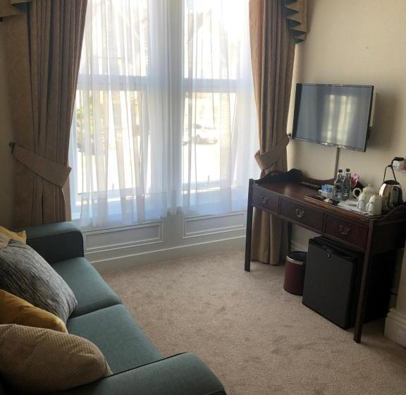 سوییت, Adcote House Exclusive For Adults