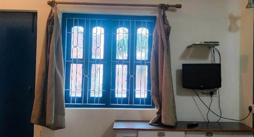 اتاق استاندارد, Rahul Guest House
