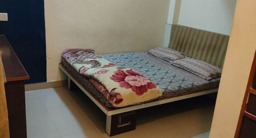 اتاق استاندارد, Rahul Guest House