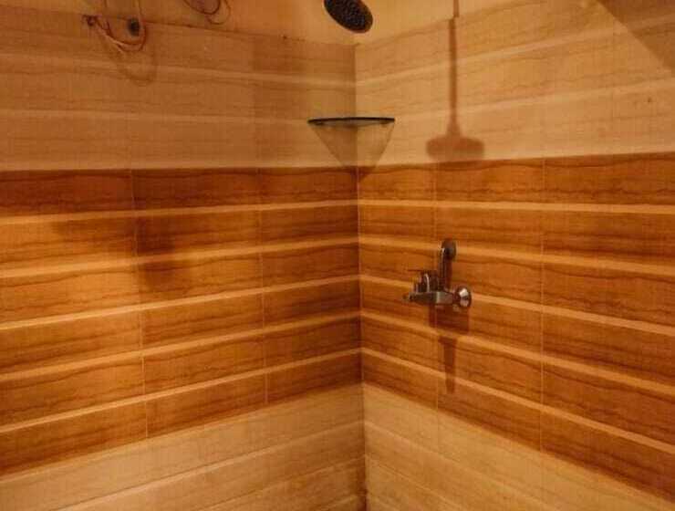 اتاق لوکس, Rahul Guest House