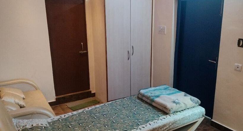 اتاق لوکس, Rahul Guest House
