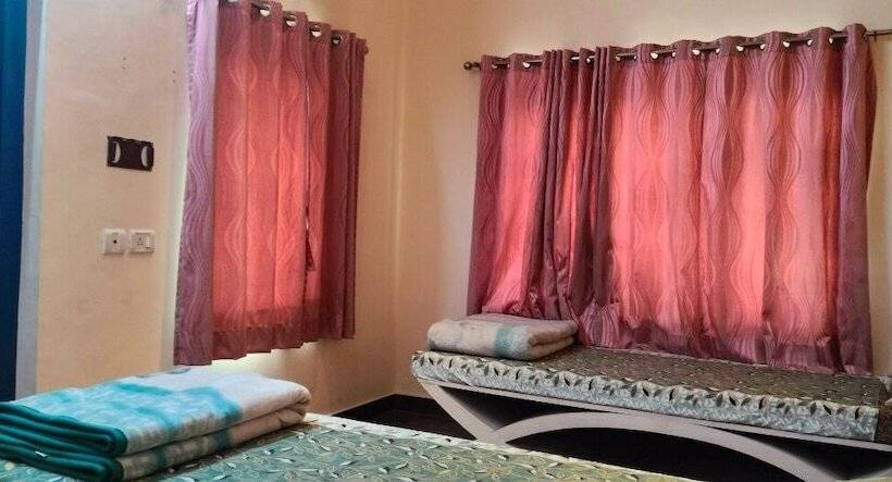 اتاق لوکس, Rahul Guest House