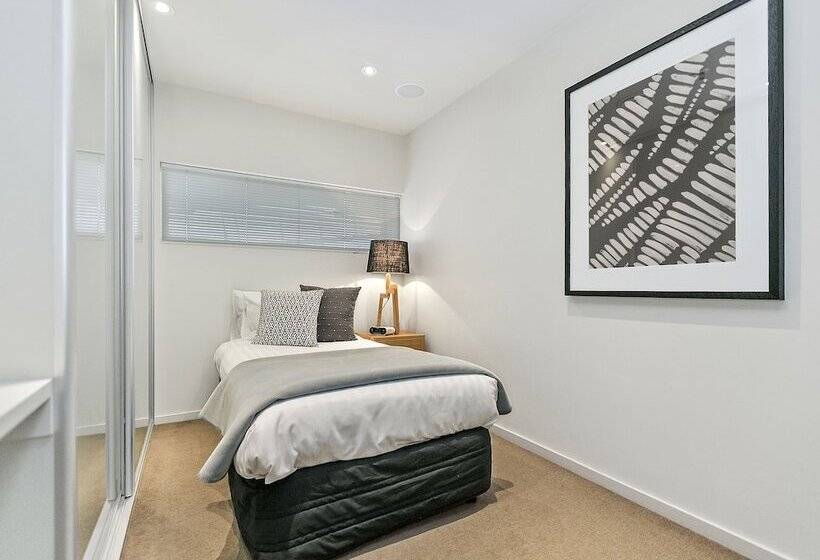 , Sullivans Cove Apartments