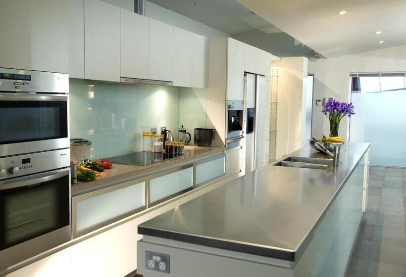 , Sullivans Cove Apartments