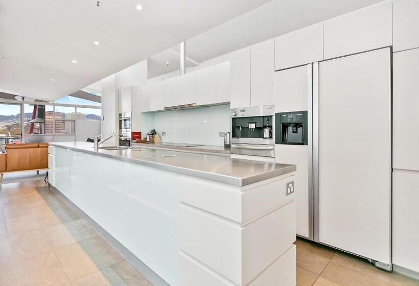 , Sullivans Cove Apartments