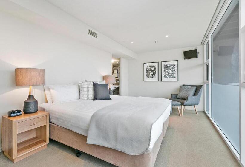 , Sullivans Cove Apartments