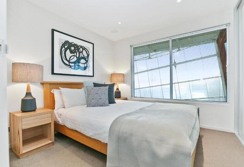 , Sullivans Cove Apartments