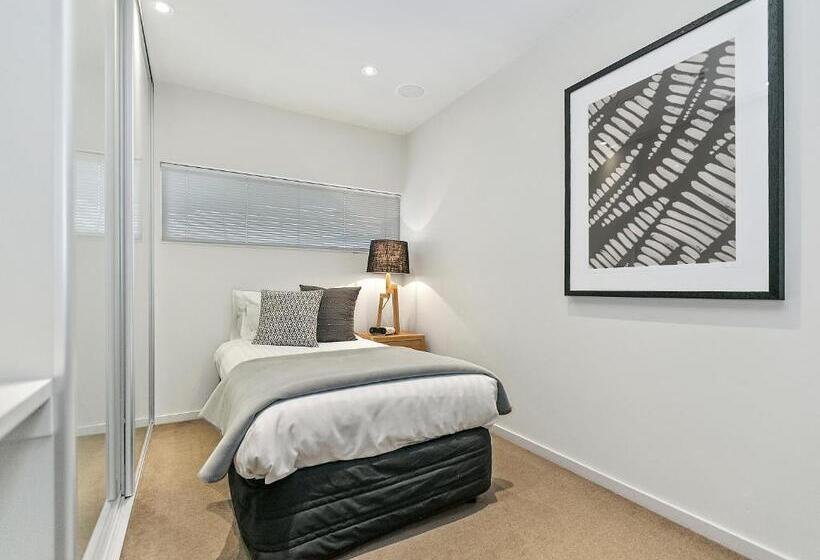 , Sullivans Cove Apartments