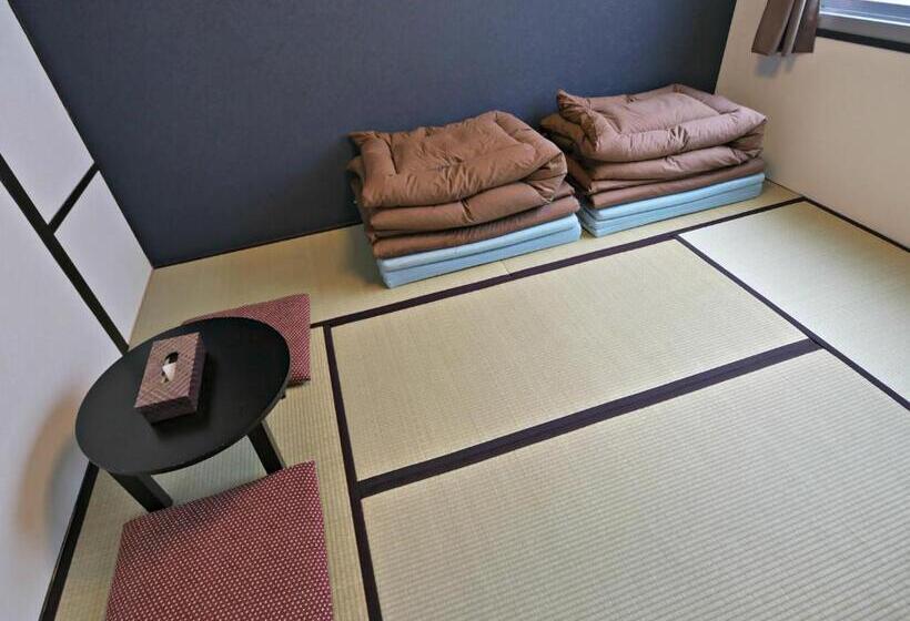 Quarto Estandar Banheiro Compartilhado, Jhoppers Hiroshima Guesthouse