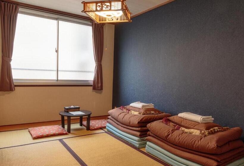 اتاق استاندارد با سرویس بهداشتی مشترک, Jhoppers Hiroshima Guesthouse