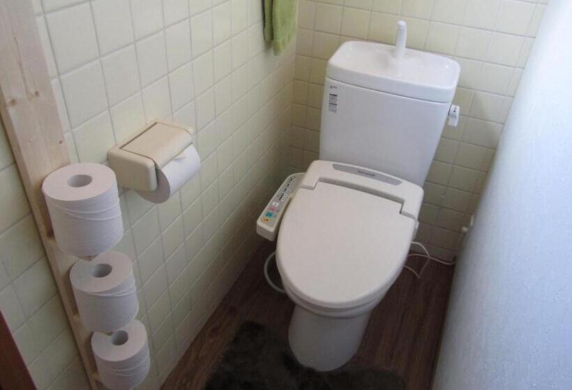 اتاق استاندارد یک تخته با سرویس بهداشتی مشترک, Jhoppers Hiroshima Guesthouse
