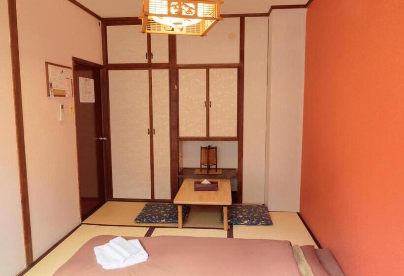 اتاق استاندارد با سرویس بهداشتی مشترک, Jhoppers Hiroshima Guesthouse