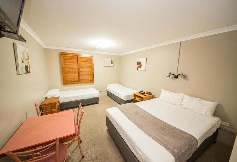 Family Room, Cosmopolitan Motel & Serviced Apartments