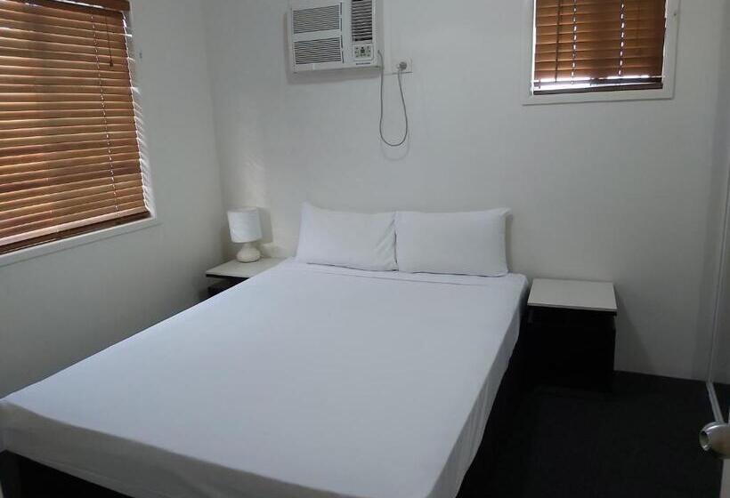 3-Bedroom Deluxe Apartment, Cosmopolitan Motel & Serviced Apartments