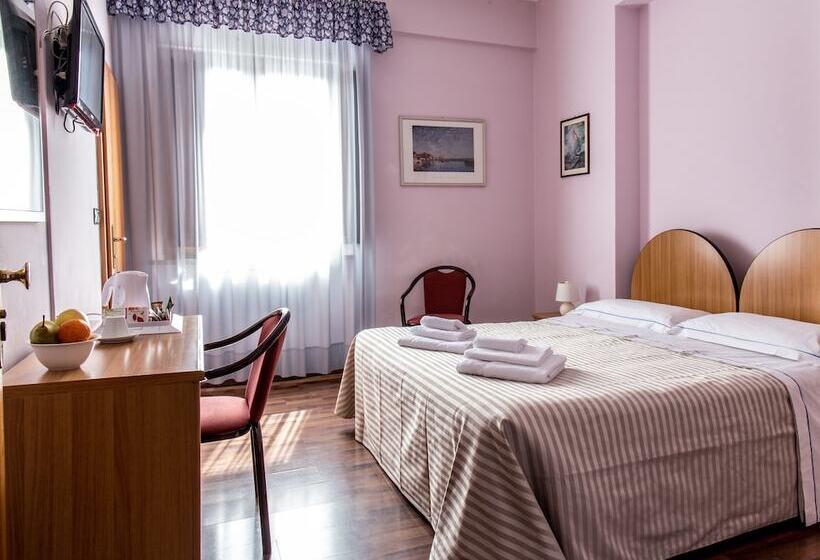 اتاق کلاسیک, De La Ville Depandance Di Hotel Augustus