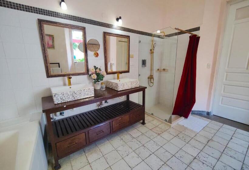 سوییت جونیور, Boutique Casa Sánchez