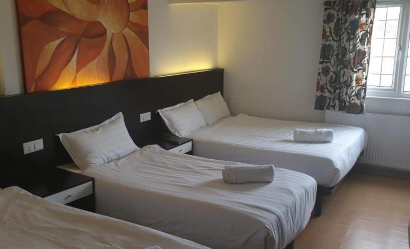 اتاق راحتی سه تخته, Heathrow Inn