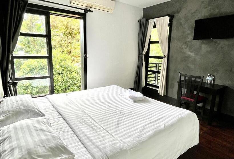 Suite with Terrace, Prana