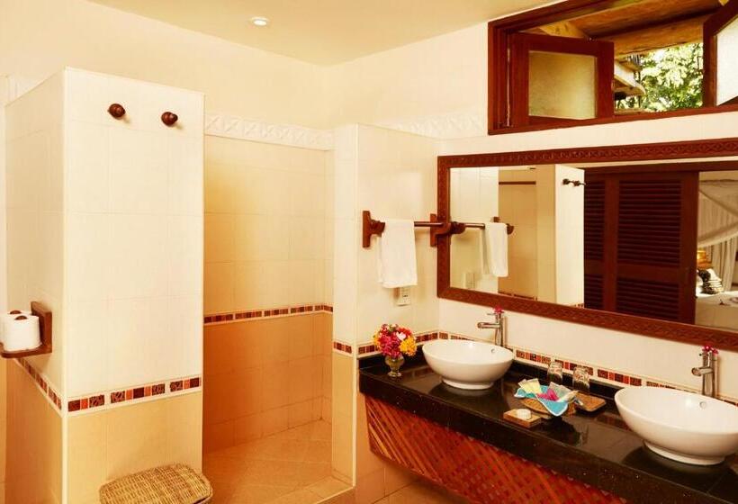 اتاق لوکس با چشم‌انداز باغ, Neptune Palm Beach Boutique Resort & Spa   All Inclusive