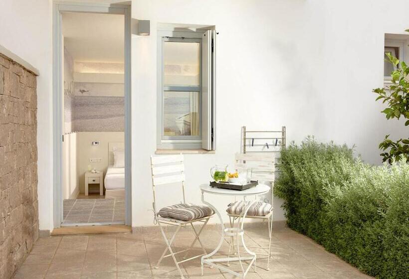 سوئیت جونیور اینتریور, Skyros Ammos