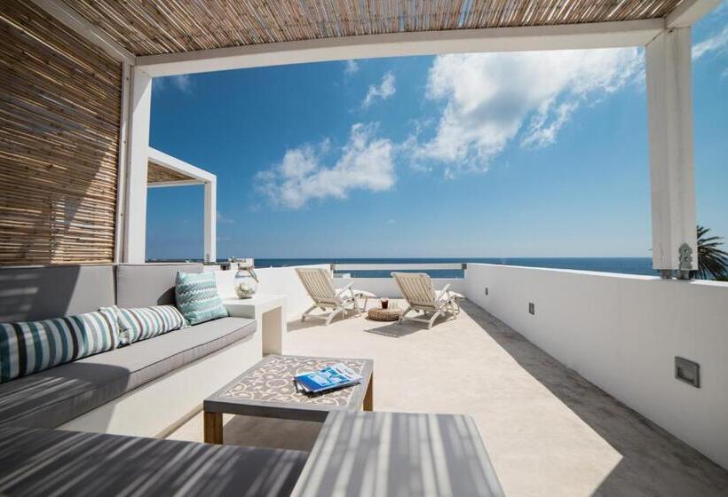 اتاق لوکس با چشم‌انداز دریا, Skyros Ammos