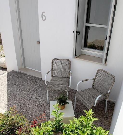 اتاق اکونومی, Skyros Ammos