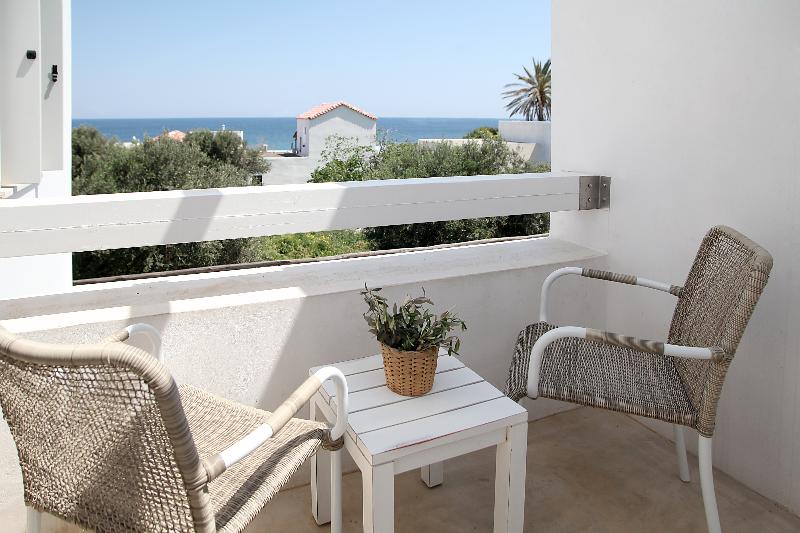 سوییت جونیور با چشم‌انداز دریا, Skyros Ammos