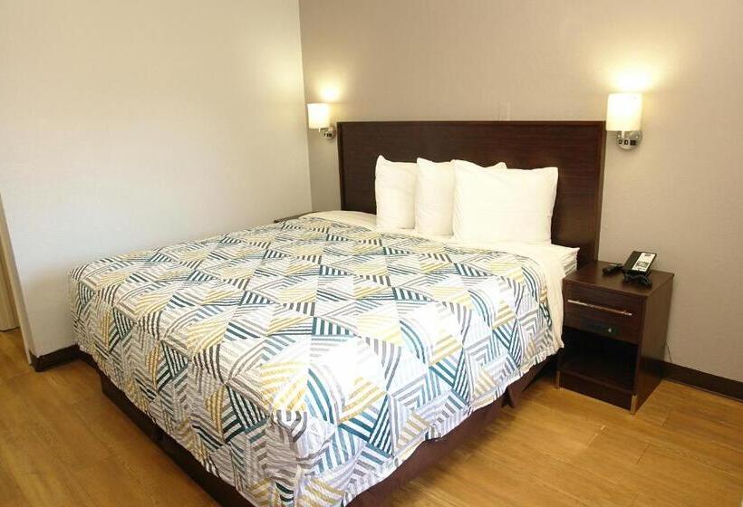 Standard Room King Size Bed, Motel 6 Hattiesburg, Ms